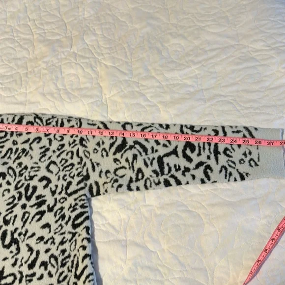 Chico’s Animal Print Sweater - Picture 9 of 9